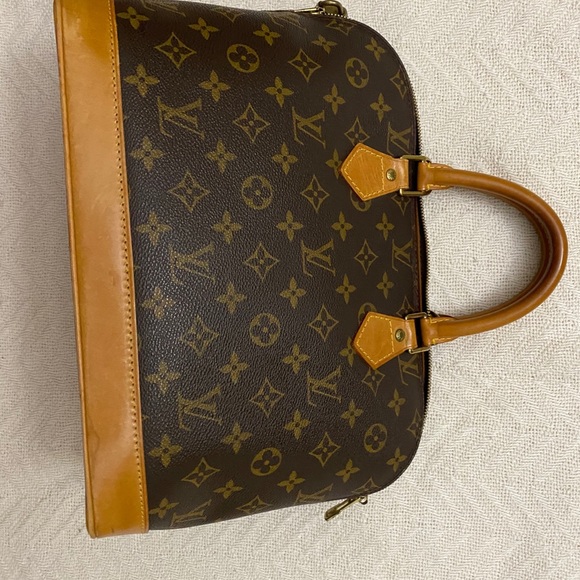 LV Monogram - Alma - Picture 2 of 10